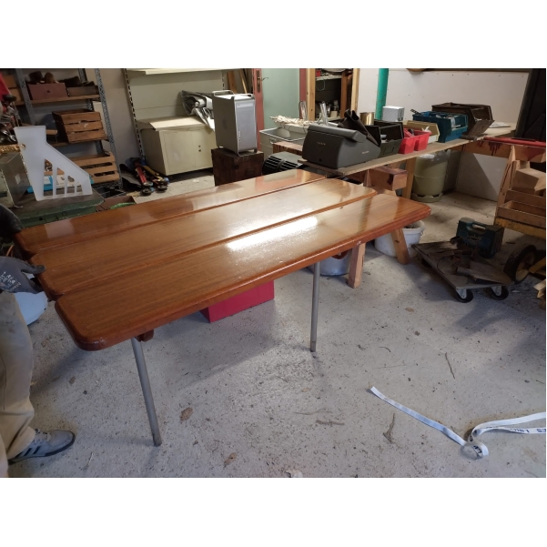 2-fach klappbarer Tisch Mahagoni Innenbereich Bild 1